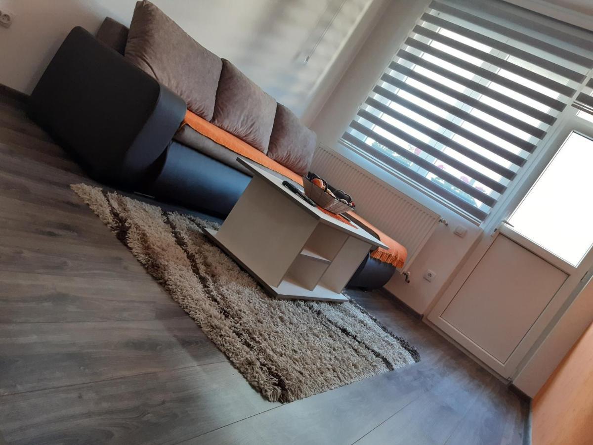Apartman Hedonija Nova Varos Luaran gambar