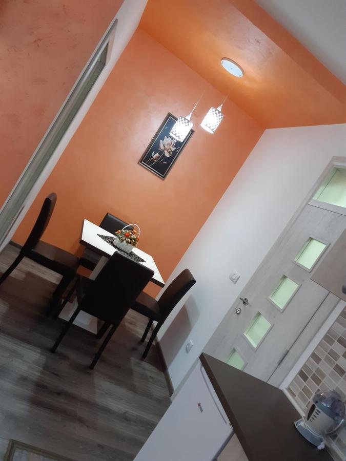 Apartman Hedonija Nova Varos Luaran gambar