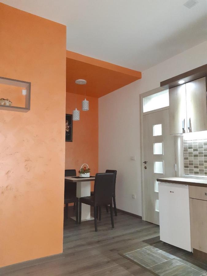 Apartman Hedonija Nova Varos Luaran gambar