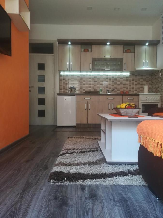 Apartman Hedonija Nova Varos Luaran gambar