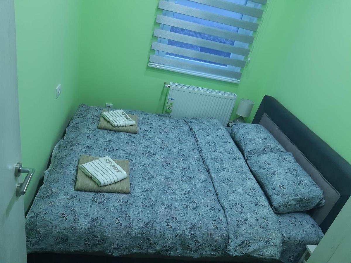 Apartman Hedonija Nova Varos Luaran gambar