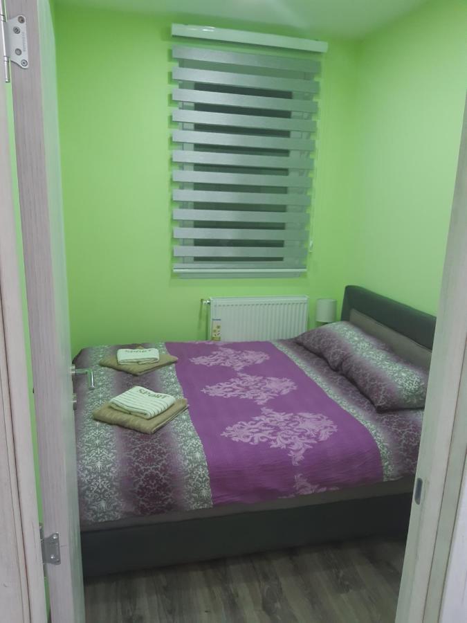 Apartman Hedonija Nova Varos Luaran gambar
