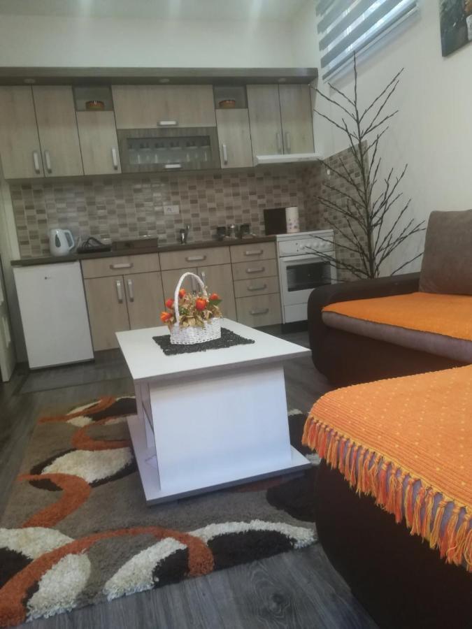 Apartman Hedonija Nova Varos Luaran gambar